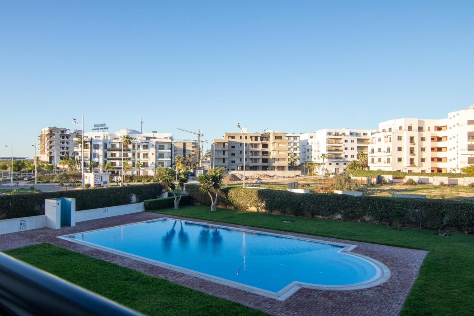 Prime Near With Pool, Amenities, Activities Deals Appartamento